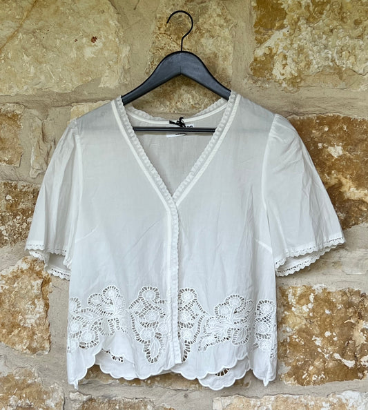 Scallop Hem Puff Sleeve Top